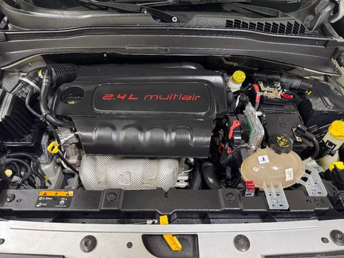 Used 2017 Jeep Renegade Limited image 73