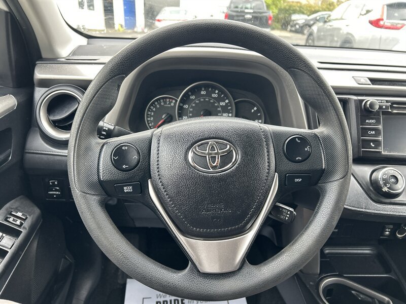 Used 2016 Toyota RAV4 LE AWD/4WD image 13
