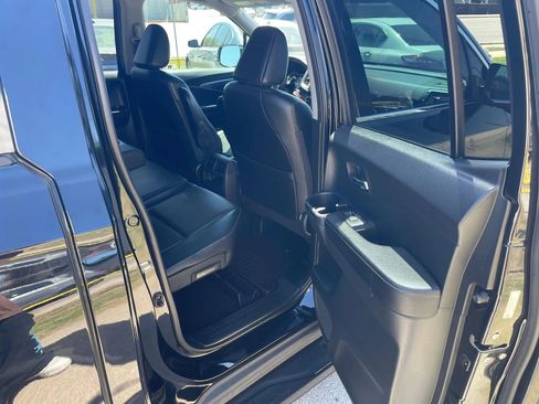 Used 2017 Honda Ridgeline RTL-T image 7