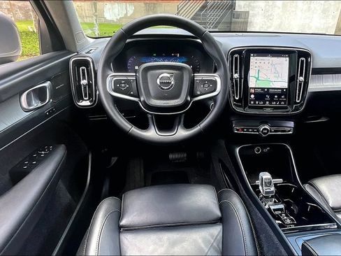 Certified 2024 Volvo XC40 B5 Plus w/ Protection Package Premier AWD/4WD image 7