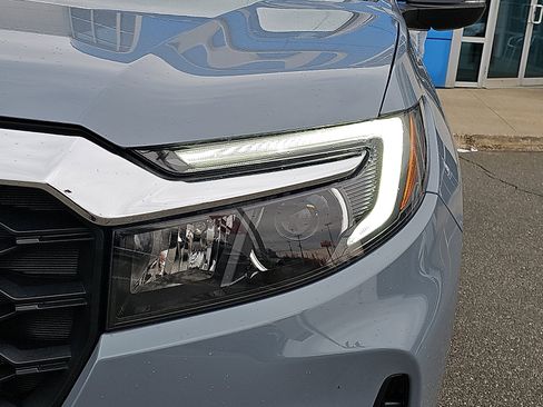 Used 2023 Honda Passport EX-L image 9