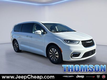 Used 2022 Chrysler Pacifica Touring-L