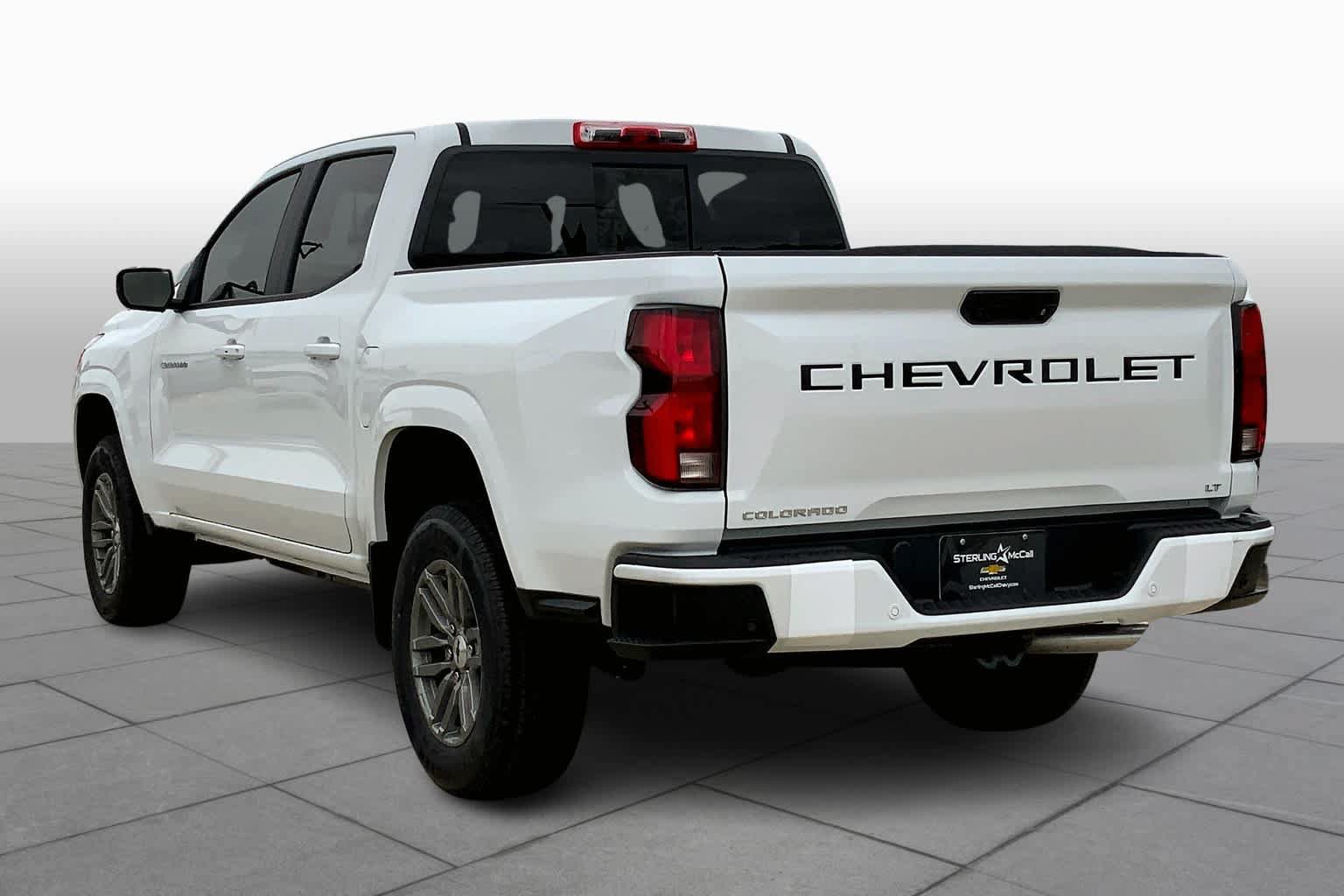 Used 2024 Chevrolet Colorado LT w/ LT Convenience Package III RWD image 4