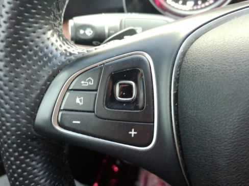 Used 2017 Mercedes-Benz E 300 4MATIC image 36