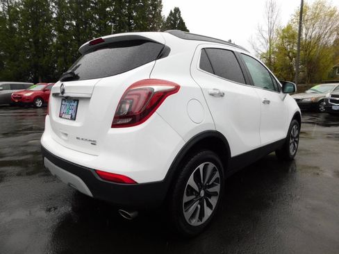 Used 2021 Buick Encore Preferred AWD/4WD image 2