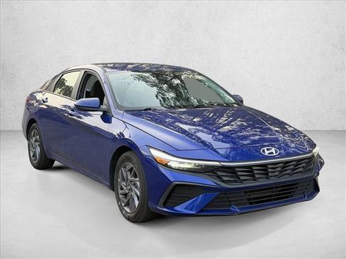 Used 2024 Hyundai Elantra SEL image 8