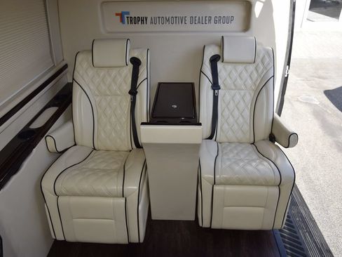 Used 2017 Mercedes-Benz Sprinter 2500 image 17