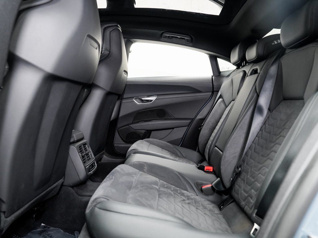 Used 2022 Audi e-tron GT Premium Plus AWD/4WD image 22