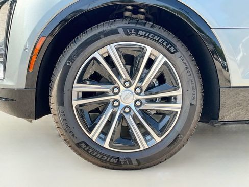 Used 2026 Cadillac Lyriq Luxury AWD/4WD image 32