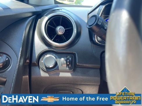 Used 2015 Chevrolet Trax LT w/ LT Sun and Sound Package AWD/4WD image 18