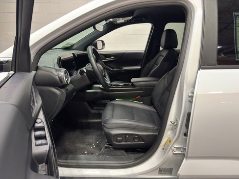 Used 2025 Chevrolet Equinox LT w/ Convenience Package II image 15