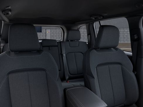 Used 2025 Jeep Grand Cherokee Laredo RWD image 52