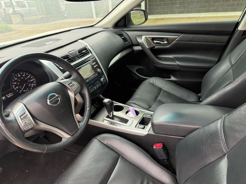 Used 2015 Nissan Altima 2.5 SL w/ Moonroof Package FWD image 14