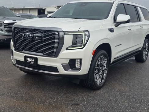 Used 2024 GMC Yukon XL Denali Ultimate AWD/4WD image 10