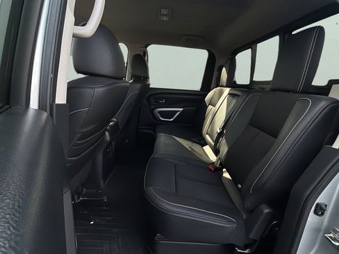 Used 2018 Nissan Titan PRO-4X w/ Pro-4x Utility Package AWD/4WD image 15
