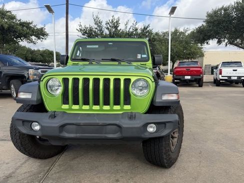 Used 2018 Jeep Wrangler Unlimited Sport S AWD/4WD image 2