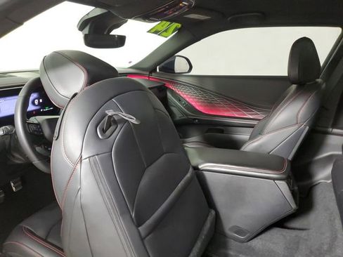 Used 2024 Dodge Charger Daytona R/T w/ Plus Group AWD/4WD image 11