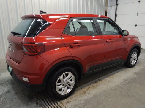 Used 2021 Hyundai Venue SE FWD image 10