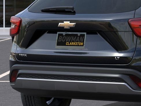 New 2026 Chevrolet Trax LT w/ Sunroof Package FWD image 14