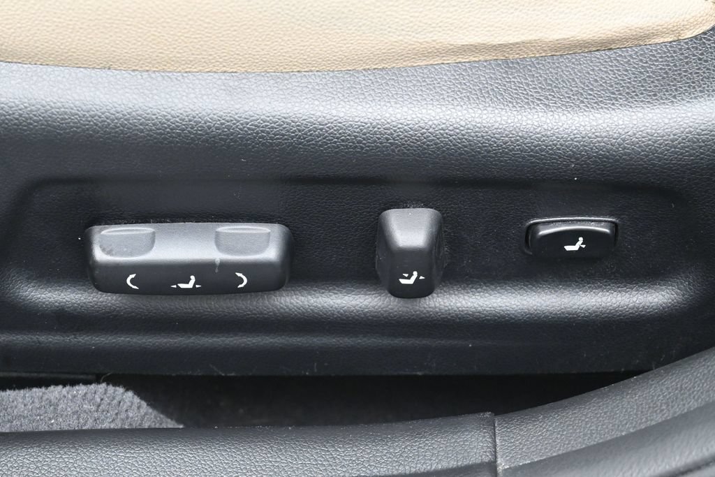 Used 2015 Kia Cadenza Premium FWD image 10