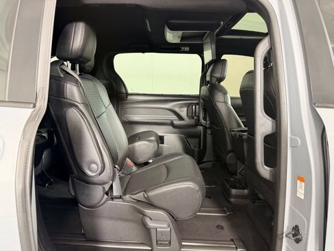 Used 2025 Toyota Sienna XLE Woodland Edition AWD/4WD image 28