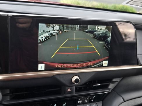 Used 2025 Toyota Crown Signia image 16