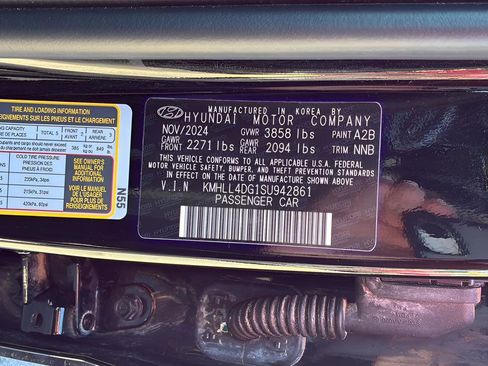 Certified 2025 Hyundai Elantra SE image 32