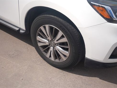 Used 2018 Nissan Pathfinder S image 9