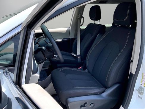 Certified 2023 Chrysler Voyager LX FWD image 20