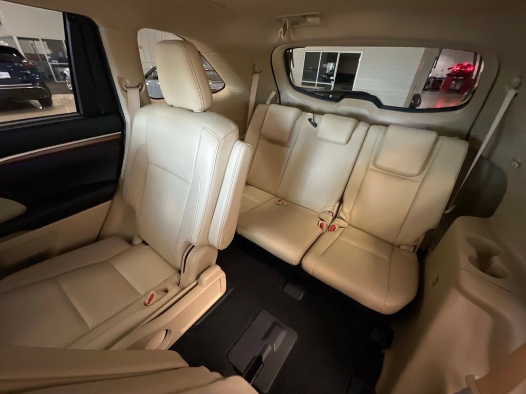 Used 2019 Toyota Highlander Limited AWD/4WD image 24