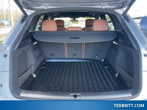 Used 2022 Audi Q5 2.0T Prestige w/ Prestige Package image 12