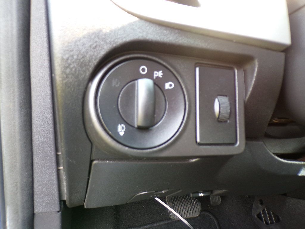 Used 2008 Ford Focus SE FWD image 12