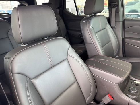 Used 2023 Chevrolet Traverse RS image 23