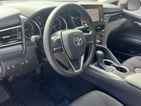 Used 2021 Toyota Camry LE FWD image 4