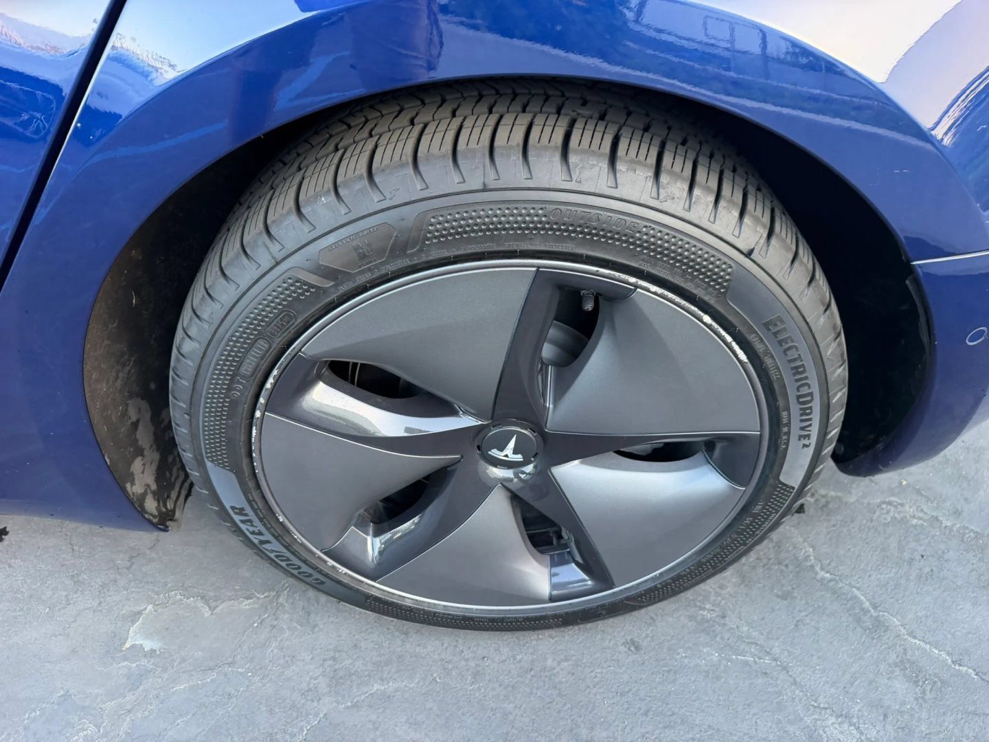 Used 2018 Tesla Model 3 Long Range RWD image 30