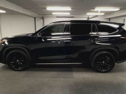 Used 2024 Toyota Highlander XSE AWD/4WD image 5