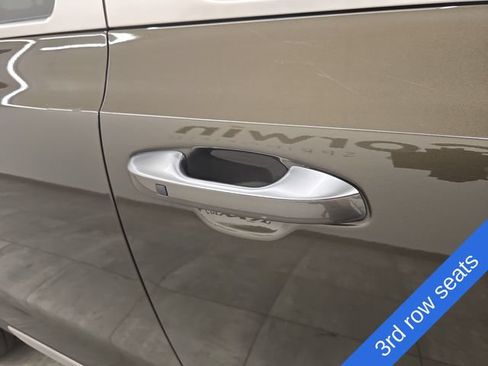 Used 2025 Kia Telluride S AWD/4WD image 8