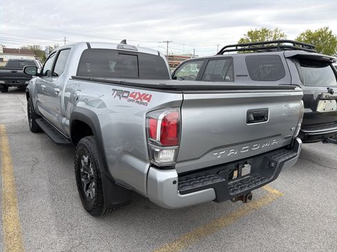 Used 2023 Toyota Tacoma TRD Off-Road w/ TRD Premium Off Road Package AWD/4WD image 5