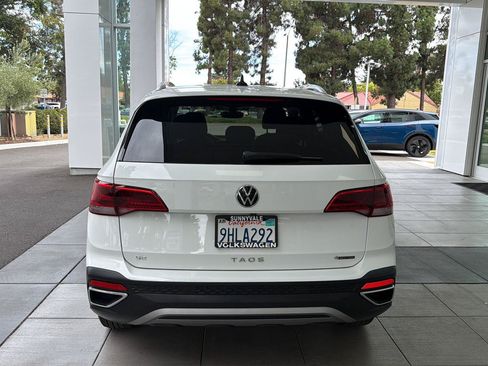 Certified 2023 Volkswagen Taos SE AWD/4WD image 4