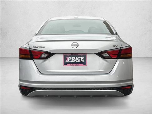 Used 2024 Nissan Altima 2.5 SV image 6