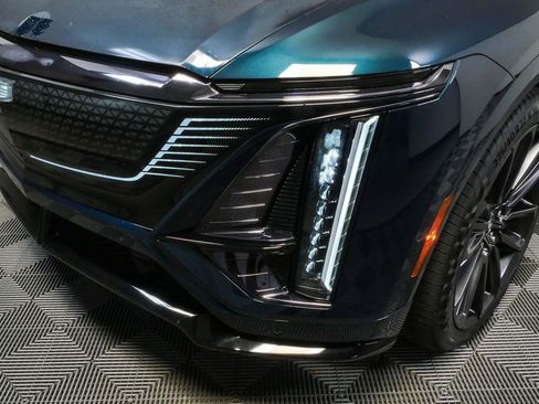 Used 2026 Cadillac Lyriq V AWD/4WD image 35