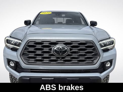 Used 2021 Toyota Tacoma TRD Off-Road w/ Advanced Technology Package image 9