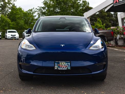 Used 2024 Tesla Model Y Long Range AWD/4WD image 7