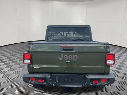 Used 2022 Jeep Gladiator Rubicon w/ Cold Weather Group AWD/4WD image 4