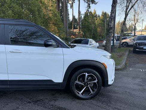 Used 2021 Chevrolet TrailBlazer RS w/ Convenience Package image 14