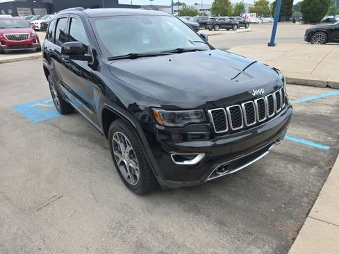 Used 2018 Jeep Grand Cherokee Limited AWD/4WD image 3