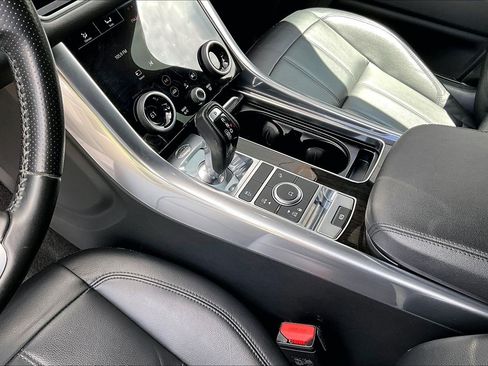 Used 2020 Land Rover Range Rover Sport SE AWD/4WD image 17