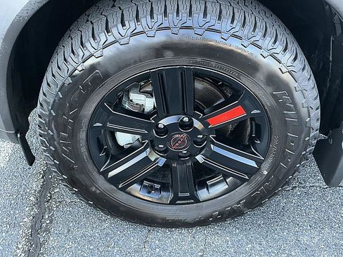 Certified 2025 Nissan Rogue SV AWD/4WD image 7