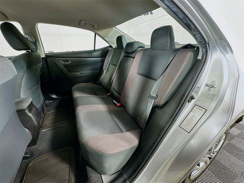 Used 2017 Toyota Corolla LE image 27