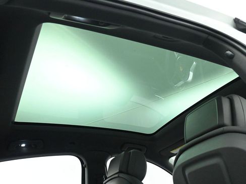 Used 2023 Porsche Cayenne Coupe image 24